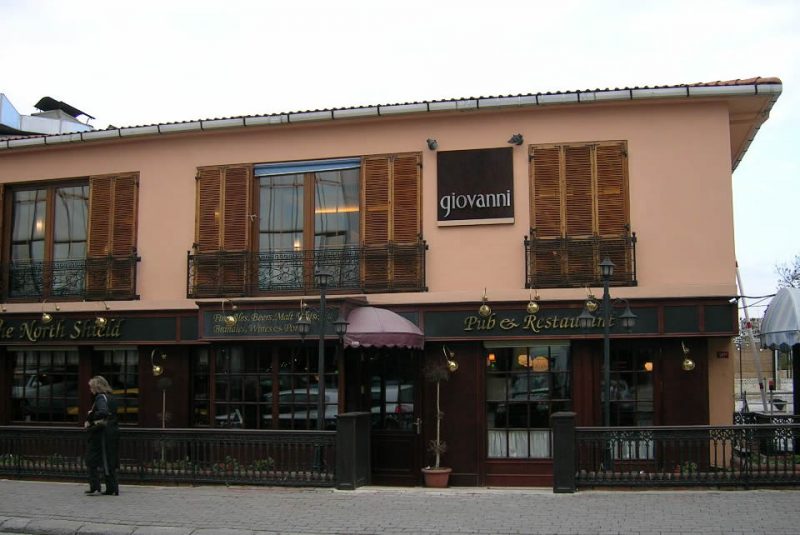 giovanni-restaurant-artspective